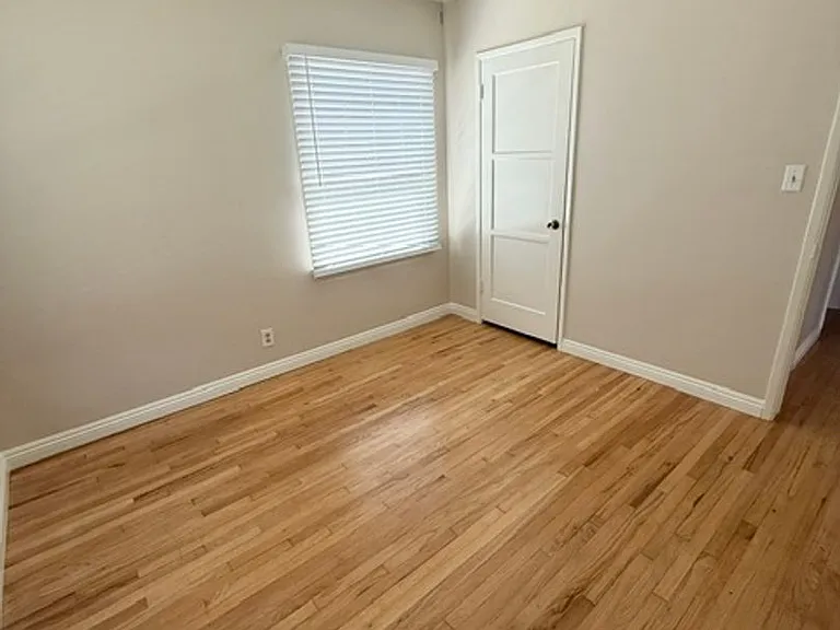 6008 Greenmeadow Rd — Photo 15