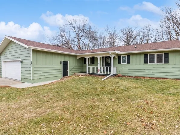 347 Country Club Dr, Fort Dodge, IA 50501