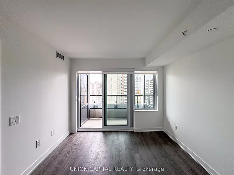 609 Sherbourne St #1901 — Photo 4