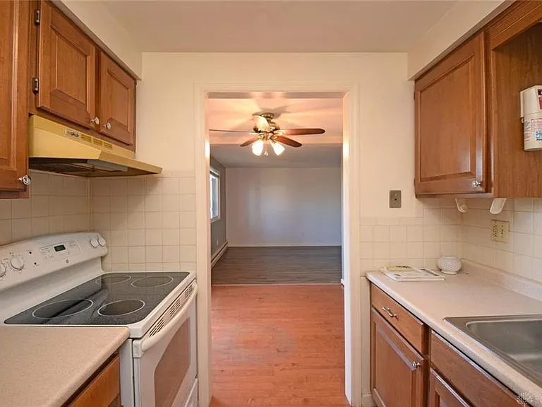 5359 Dunmore Dr — Photo 5