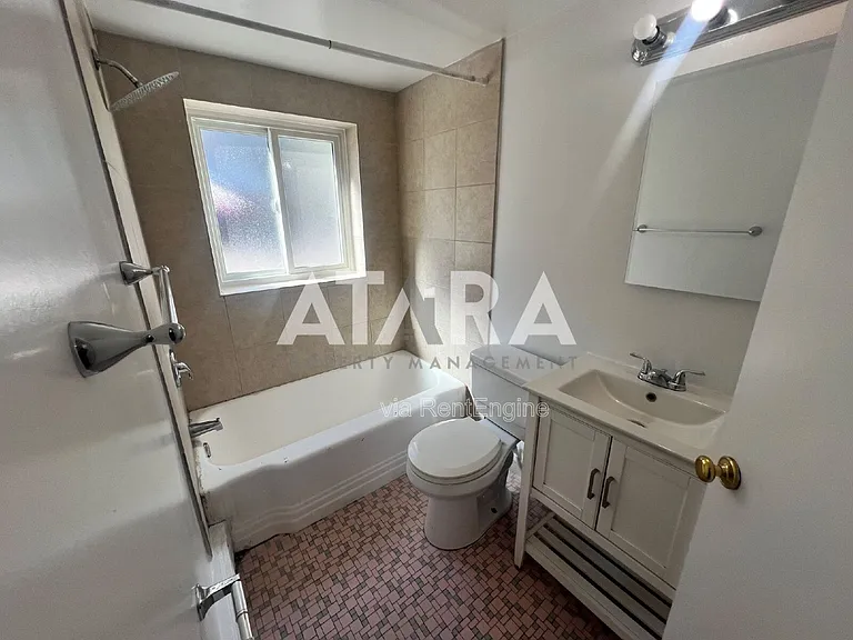 177 W 300 N #7 — Photo 11