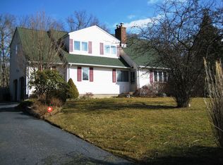 11 Monte Ln, Center Moriches, NY 11934