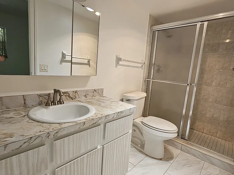 417 NE 17th Ave #103 — Photo 8