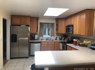 47 Lancaster Pl, Stamford, CT 06905