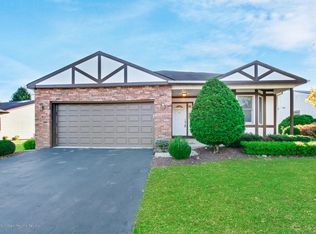 18 Lakeview Dr, Marlboro, NJ 07746