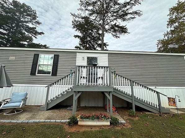 233 Long Leaf Dr