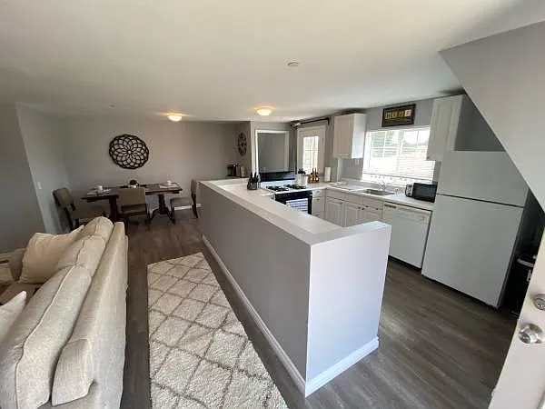 98 Encino Ave — Photo 5