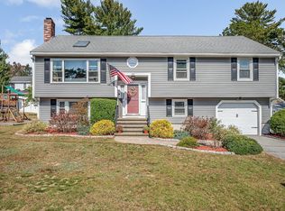 43 Palm Dr, Tewksbury, MA 01876