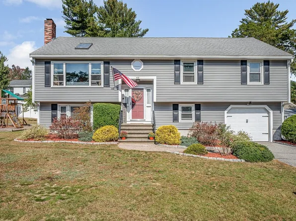 43 Palm Dr, Tewksbury, MA 01876