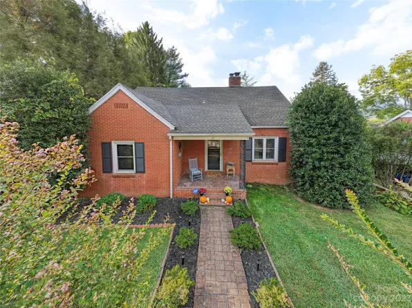 144 Blalock St, Canton, NC 28716