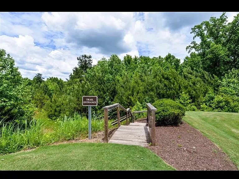 257 Balaban Cir — Photo 17