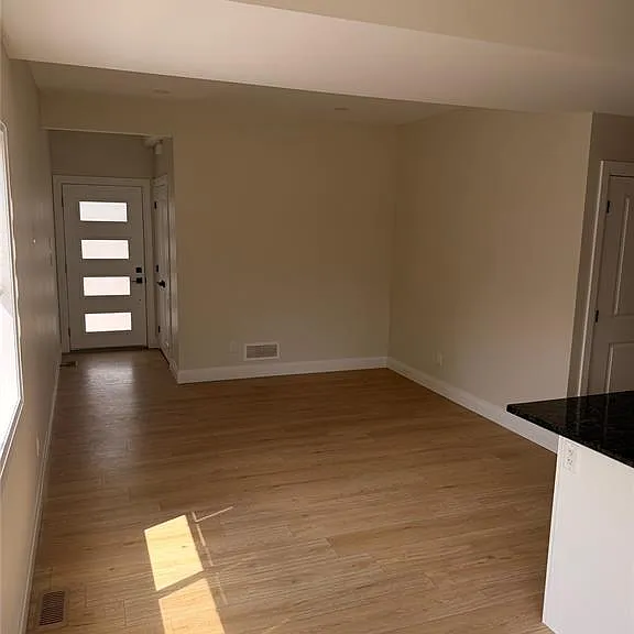 2936 Langlois Ave — Photo 5