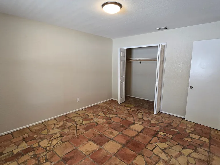 418 Verne St — Photo 15