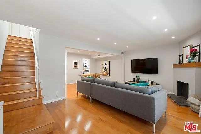 944 Palm Ave #5 — Photo 5