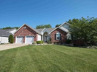 906 Locksley Manor Dr, Lake Saint Louis, MO 63367