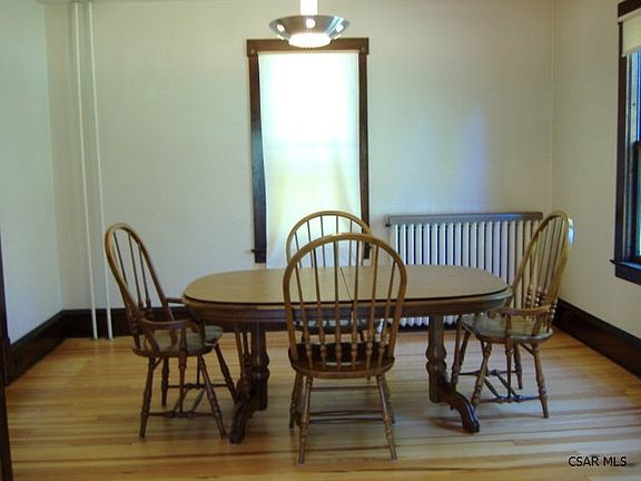 4th image of 104 Pine St