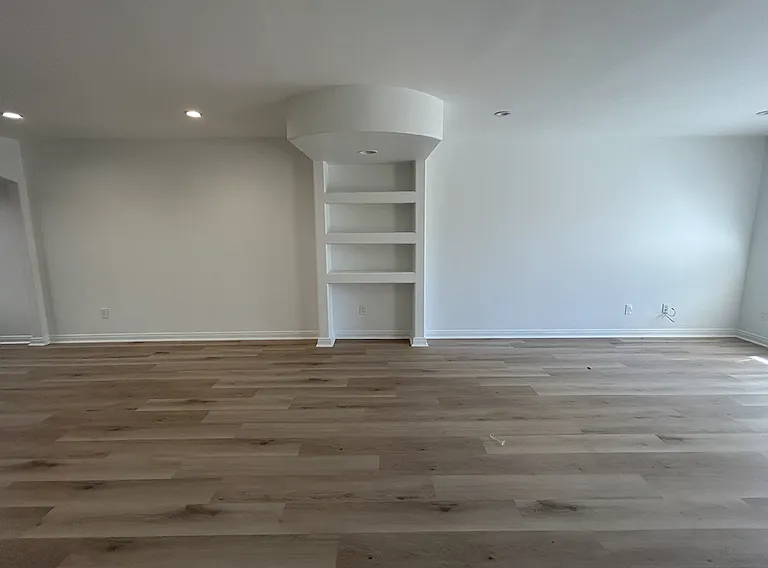 14359 Haynes St #5 — Photo 4