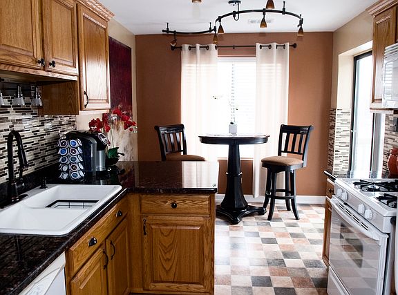 3rd image of 6715 180th St APT 6