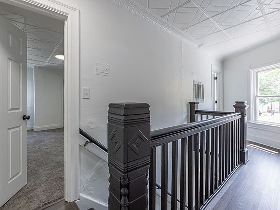 3rd image of 1533 Arlington Ave #46212875A