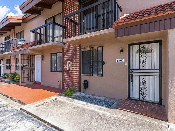 4th image of 1811 SW 107th Ave APT 2302