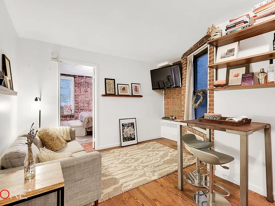1st image of 15 Jones St APT 1B