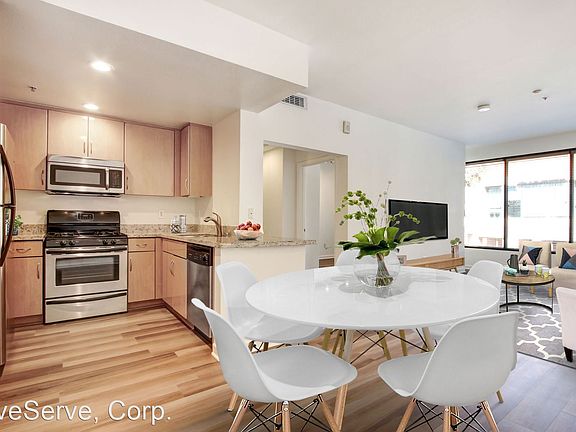 4th image of 22 W Green St Unit 203