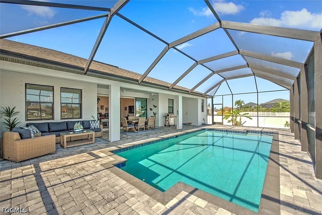 4 bed, 3.0 bath, 2010 sqft, $3,700 — Photo 1