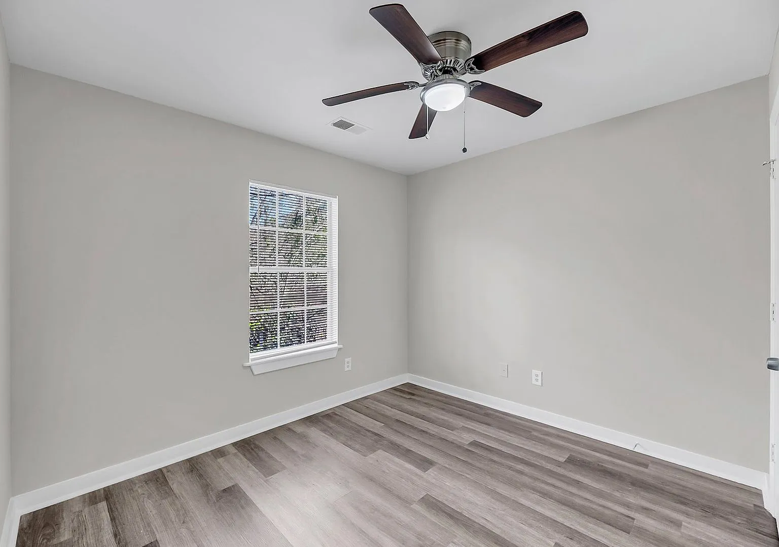 Modern Living at 2220 Van Buren Ave — Photo 3