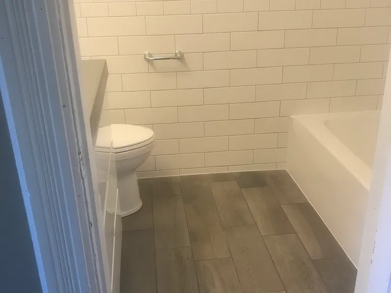 253 1/2 E 3rd St #6 — Photo 8