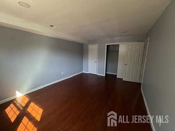 4th image of 332 College Dr