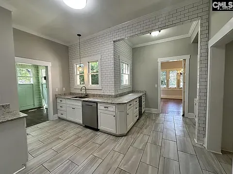 4 bed, 3017 sqft, $2,500 — Photo 2
