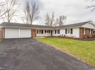 13105 Memory Ln, Fairfax, VA 22033