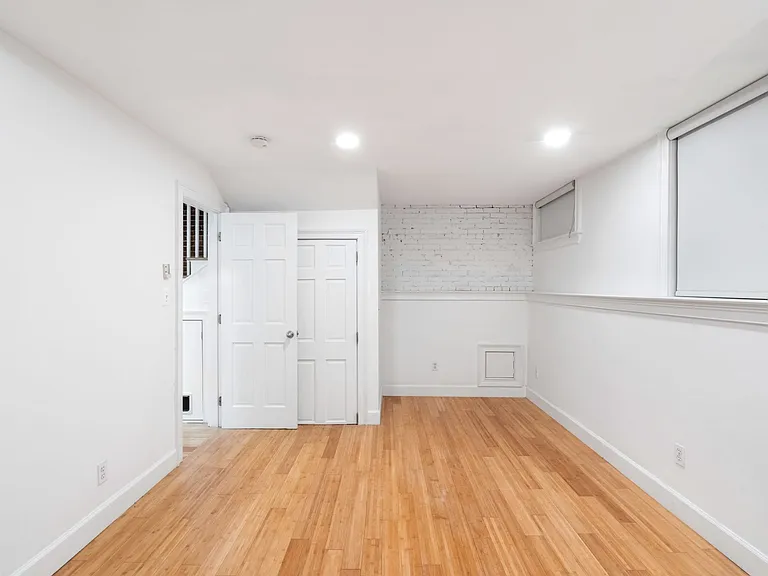 10 Hanover Ave #1 — Photo 13