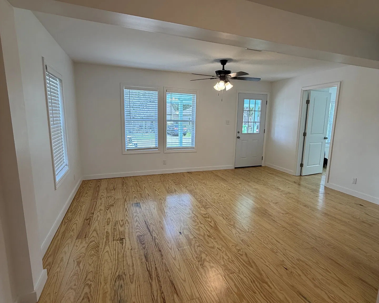 2 bed, 900 sqft, $1,150 — Photo 2