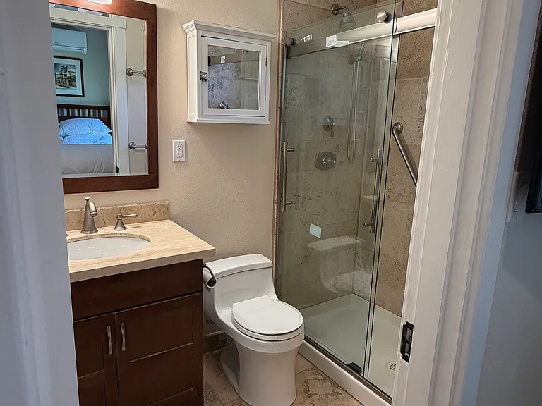 1074 Laurel St #1074 — Photo 12