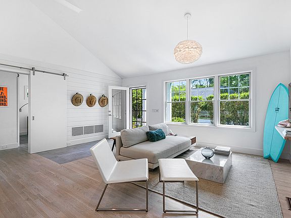 4th image of 53 Franklin Ave
