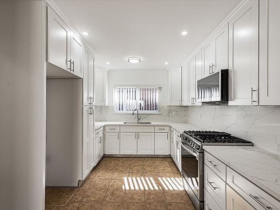 3rd image of 135 S Belmont St APT 6