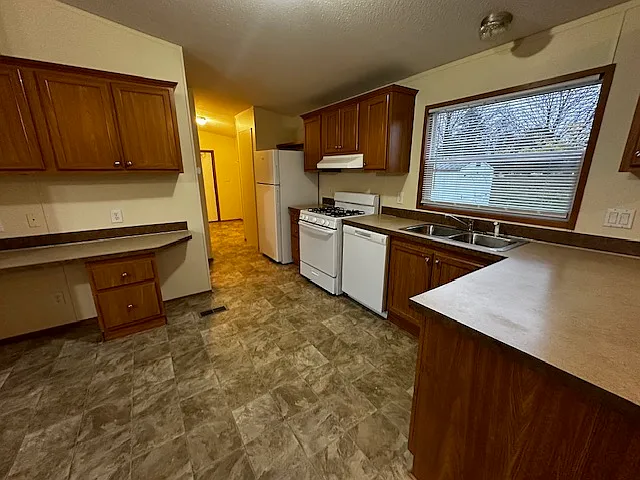 7194 N Hemlock Ln — Photo 2
