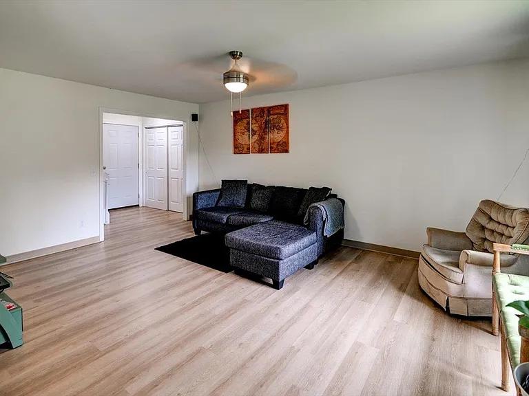 2305 McKenna Blvd — Photo 8