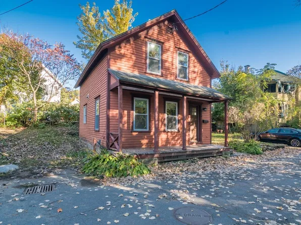 15 Carpenters Ln, Greenfield, MA 01301
