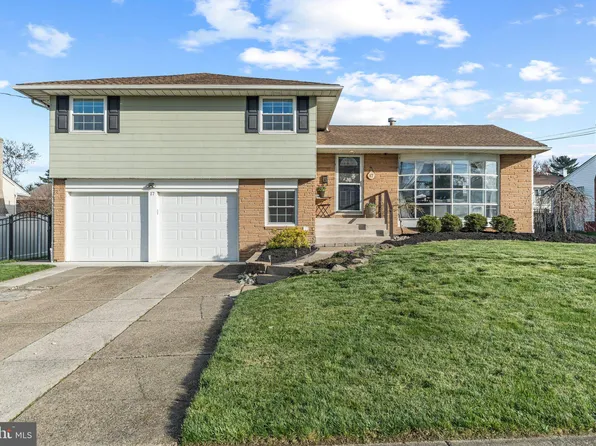 17 Eddy Ln, Cherry Hill, NJ 08002