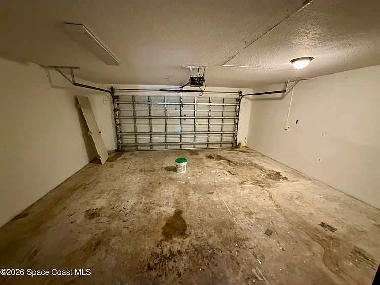 915 Twisting Branch Ct — Photo 27