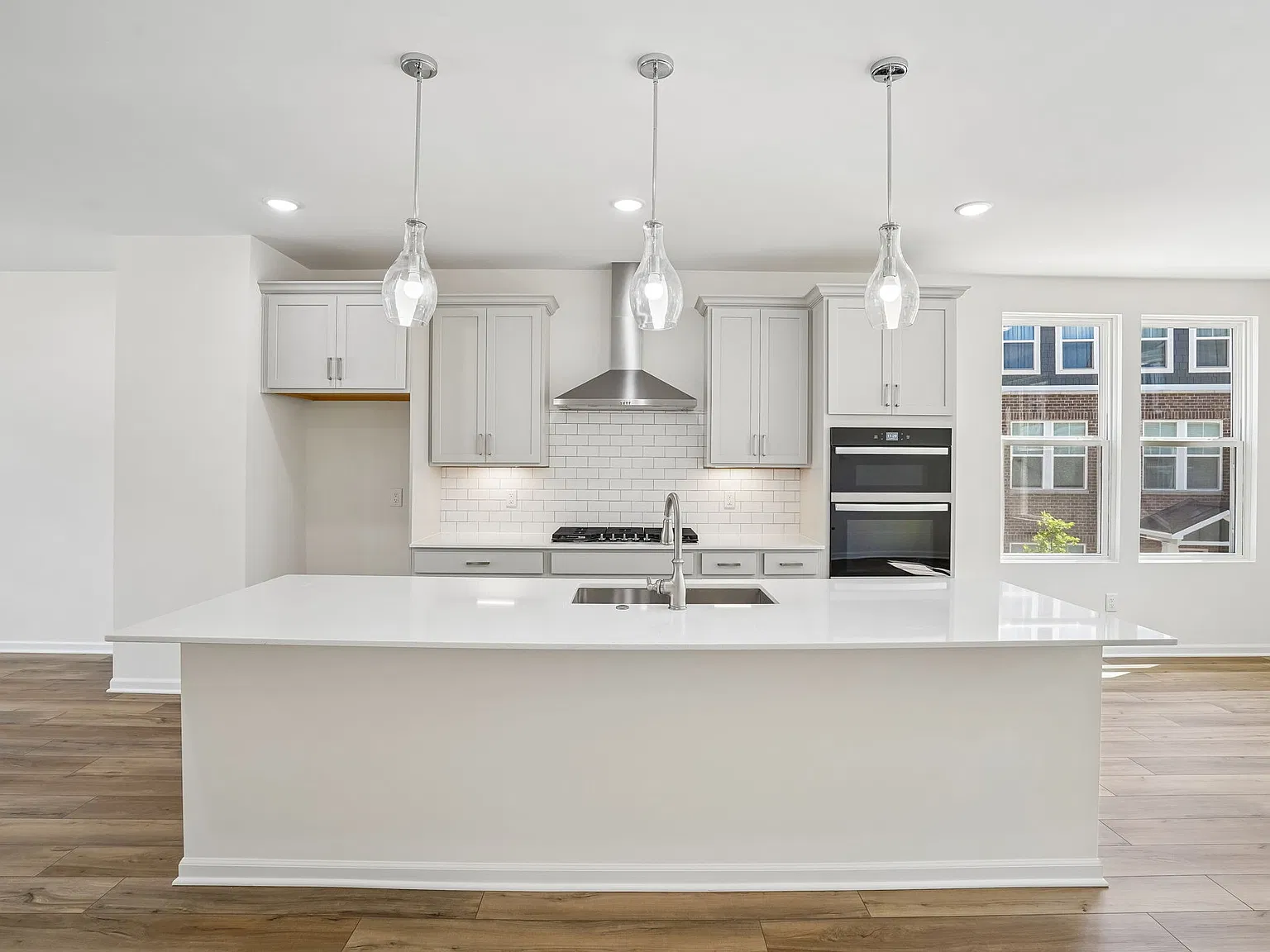 4 bed, 3.5 bath, 2175 sqft, $3,650 — Photo 2