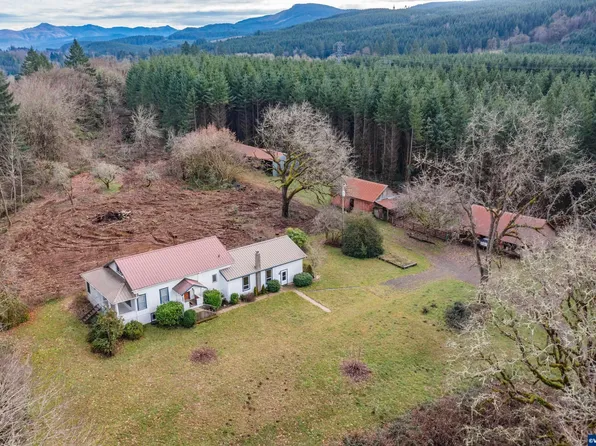 40303 Fox Valley Rd, Lyons, OR 97358