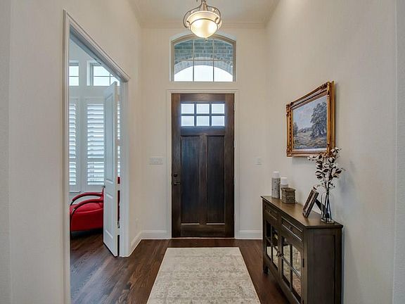 4th image of 375 Tavenner Ln