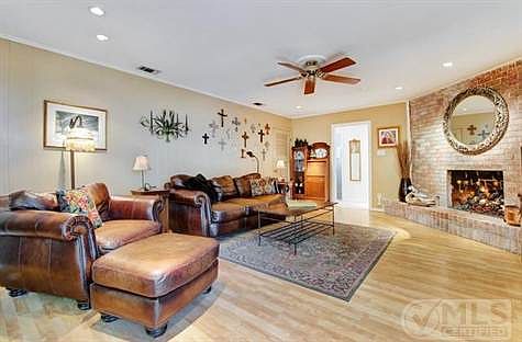 5th image of 4113 Harlanwood Dr