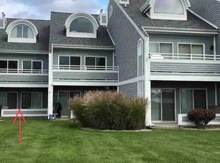 107 Millpoint Dr #7, Spring Lake, MI 49456