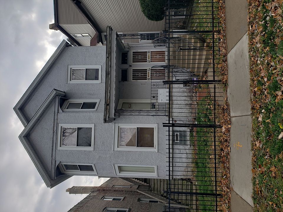 2nd image of 5513 W Iowa St