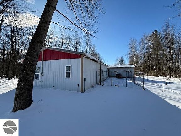 2nd image of 2785 W Falmouth Rd