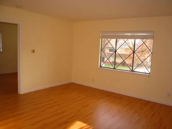 5481 Carlson Dr, Sacramento, CA